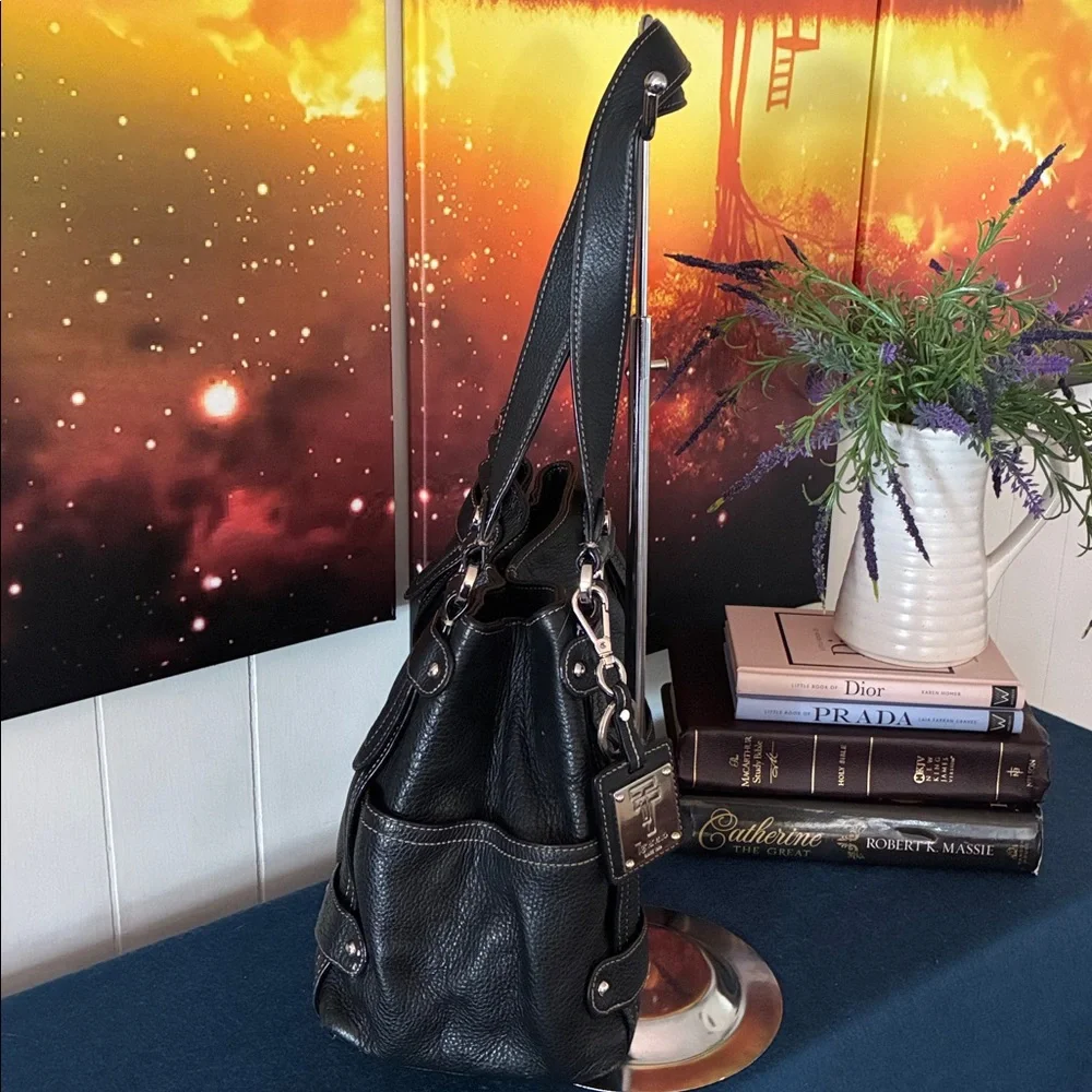 Tignanello Black Leather Shoulder Bag - Picture 5 of 11